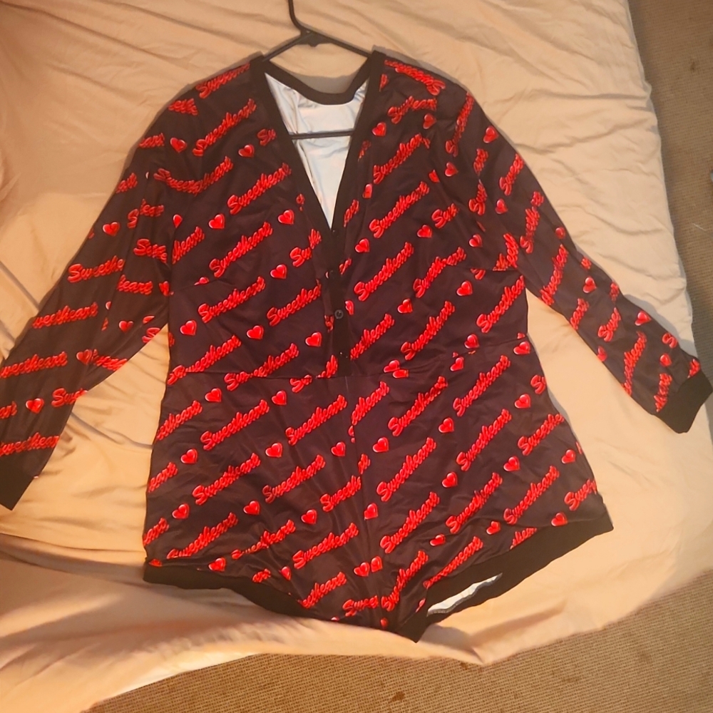 Womans sweetheart short jumper